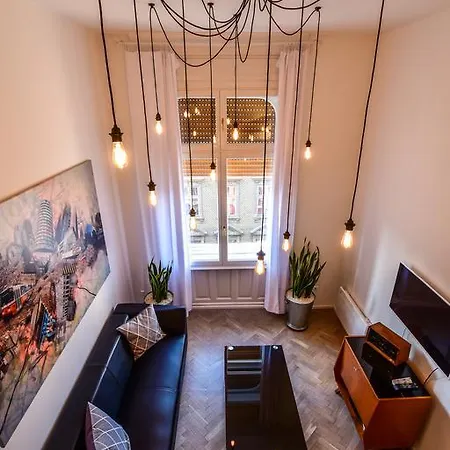Apartment K89: Designer Studio *
